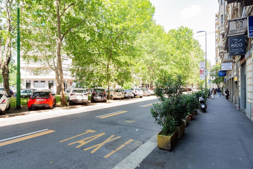 Neighbourhood, Street view