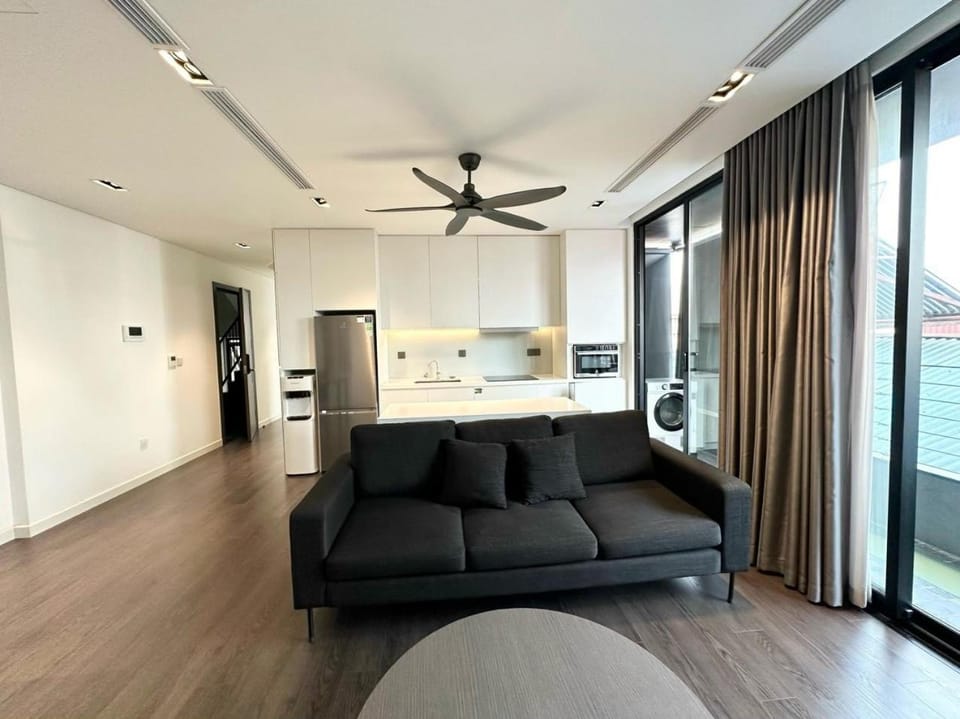 Kitchen or kitchenette, Living room, Seating area, Dining area