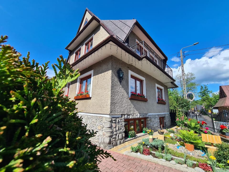 Property building, Garden, Garden view