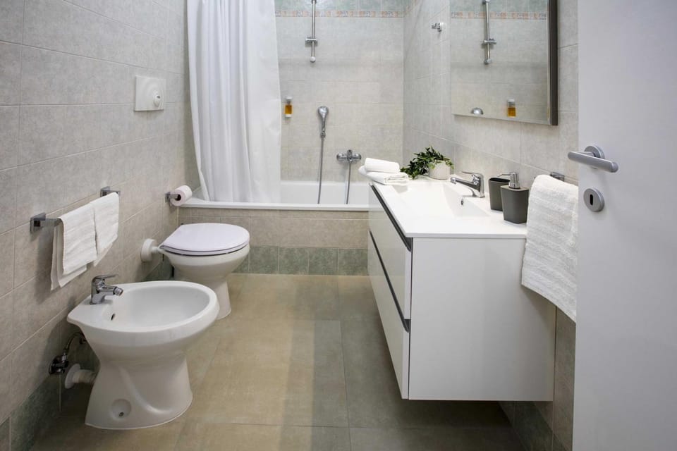 Bathroom, Bath