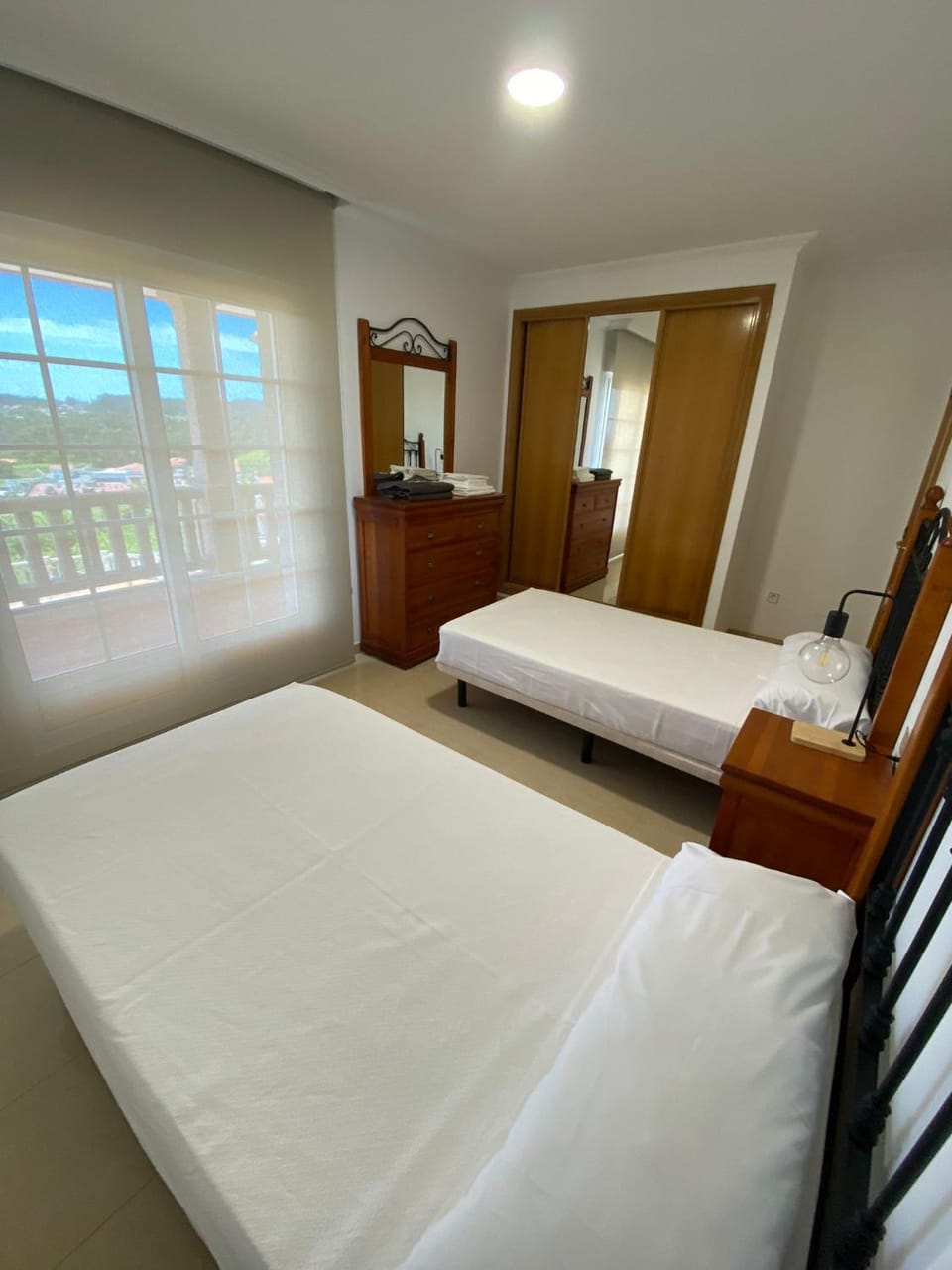 Apartamento de 2 dormitorios At1 en Sanxenxo con vistas al mar y piscina Apartment in Sanxenxo