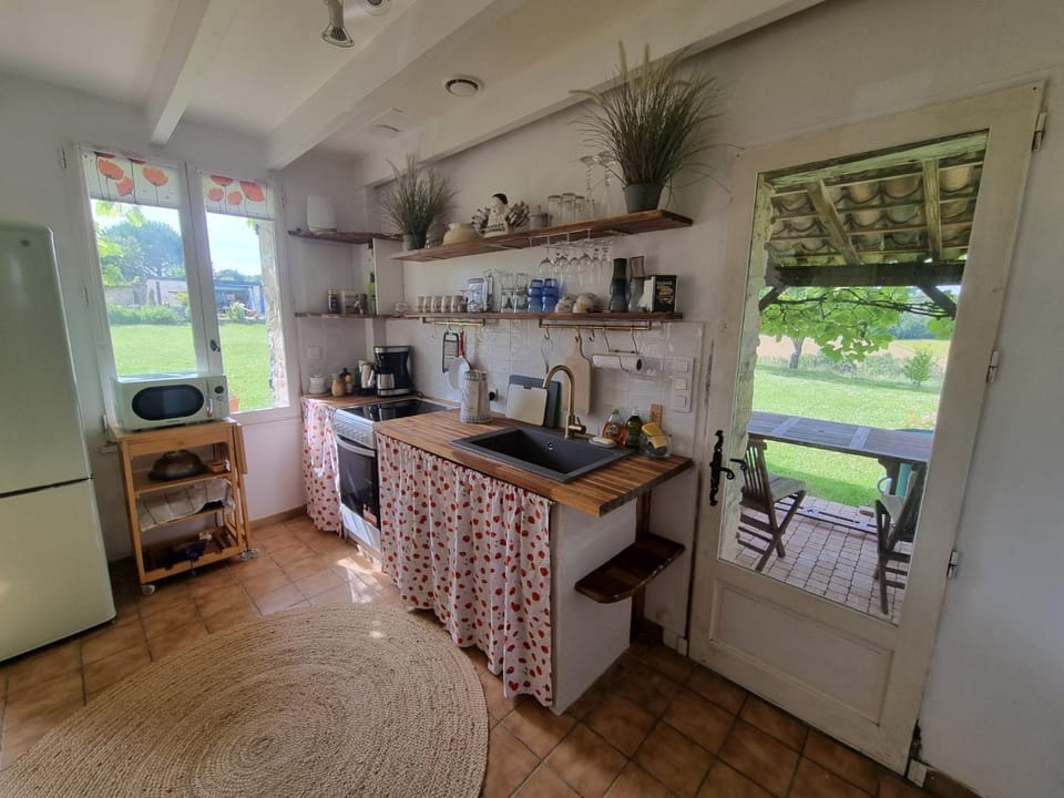 Patio, kitchen