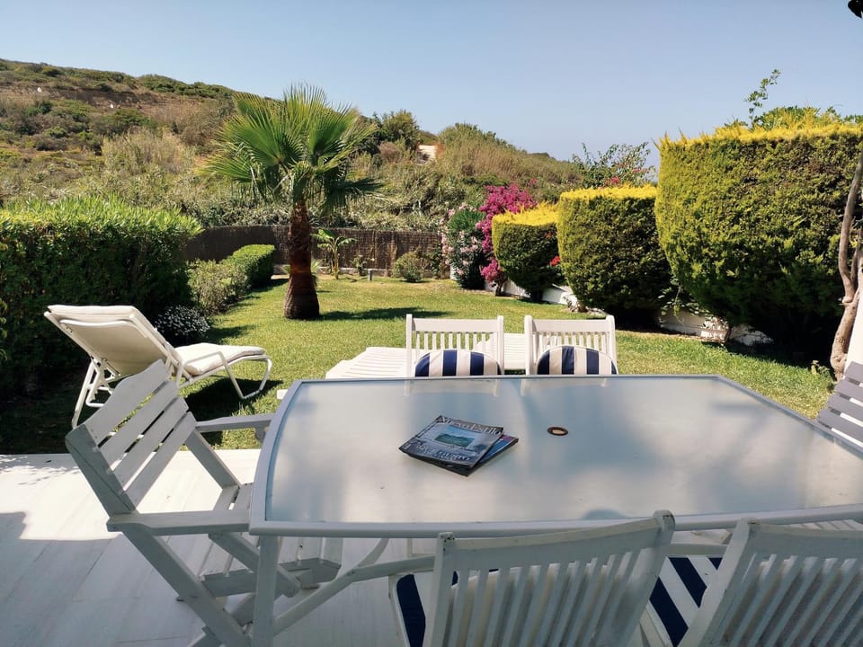 Patio, Spring, Day, Natural landscape, Garden, Balcony/Terrace, Dining area, Garden view, Mountain view