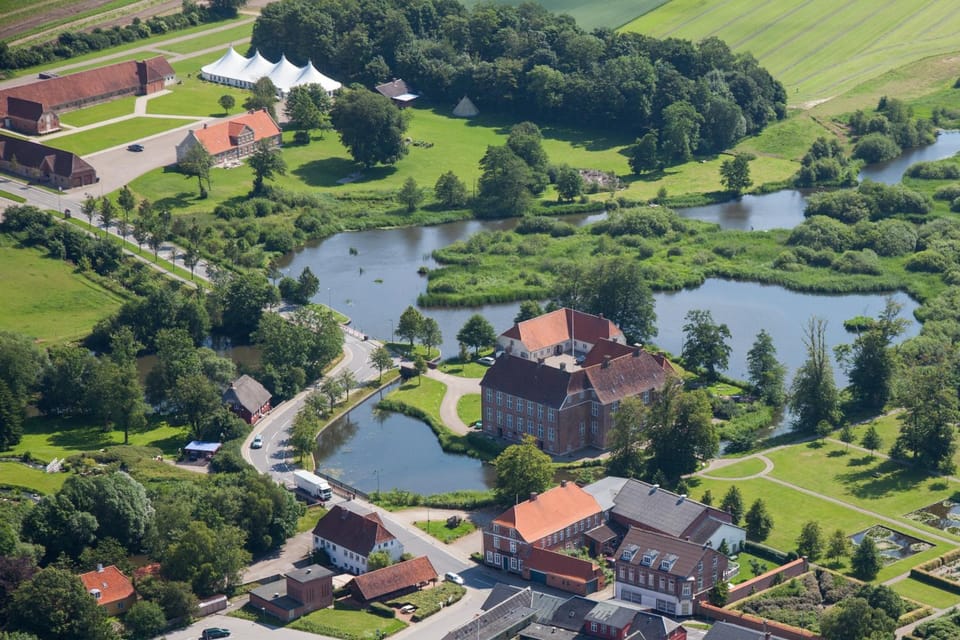 Property building, Natural landscape, Bird's eye view, Lake view