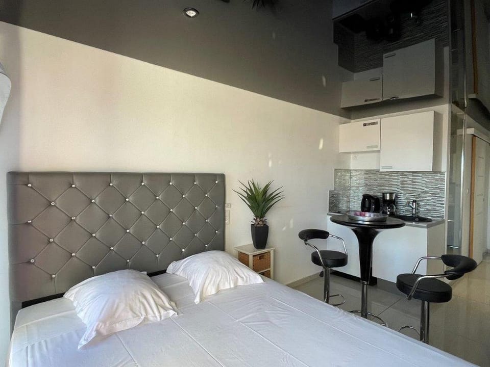 Kitchen or kitchenette, Photo of the whole room
