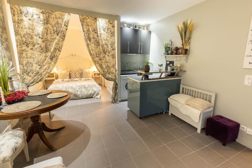 Gare du Nord & Canal St-Martin Apartment in Paris