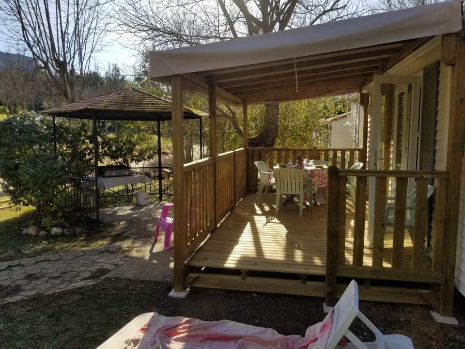 camping le Vieux Colombier Campground/ 
RV Resort in Provence-Alpes-Côte d'Azur