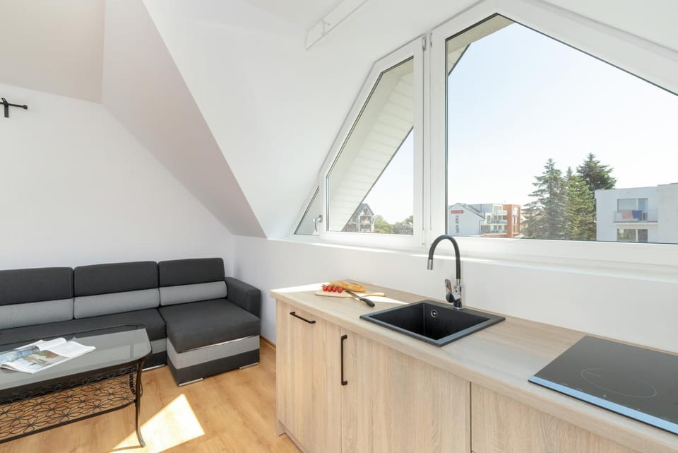 Kitchen or kitchenette, Living room, Seating area, Dining area, pet friendly, stove