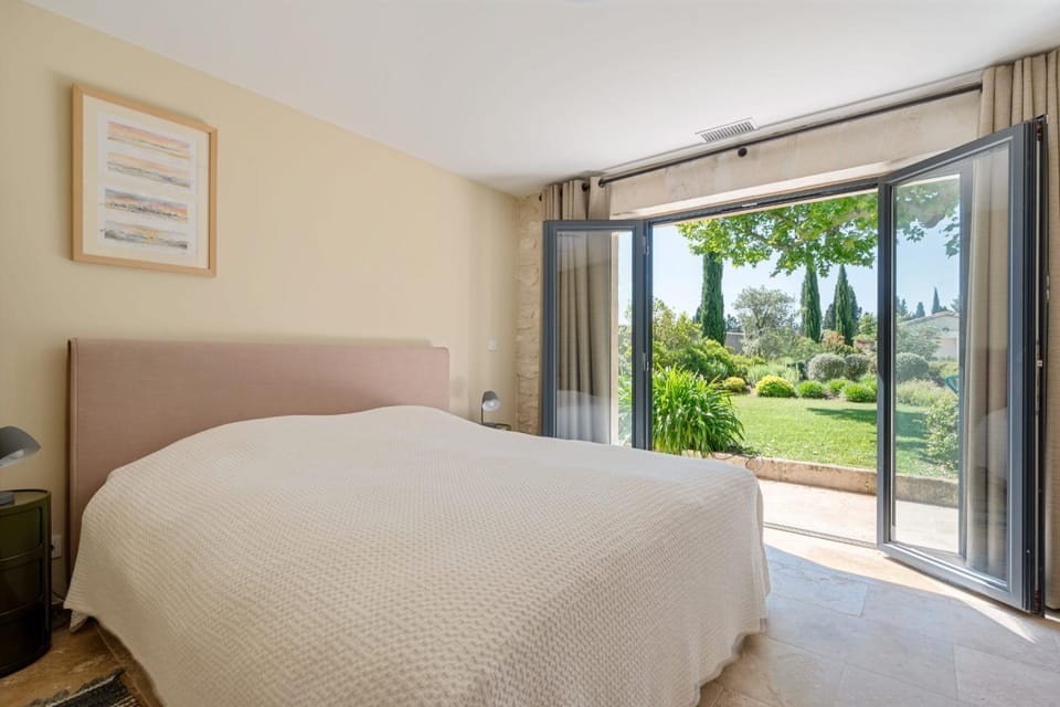 Bed, Garden, Photo of the whole room, Bedroom