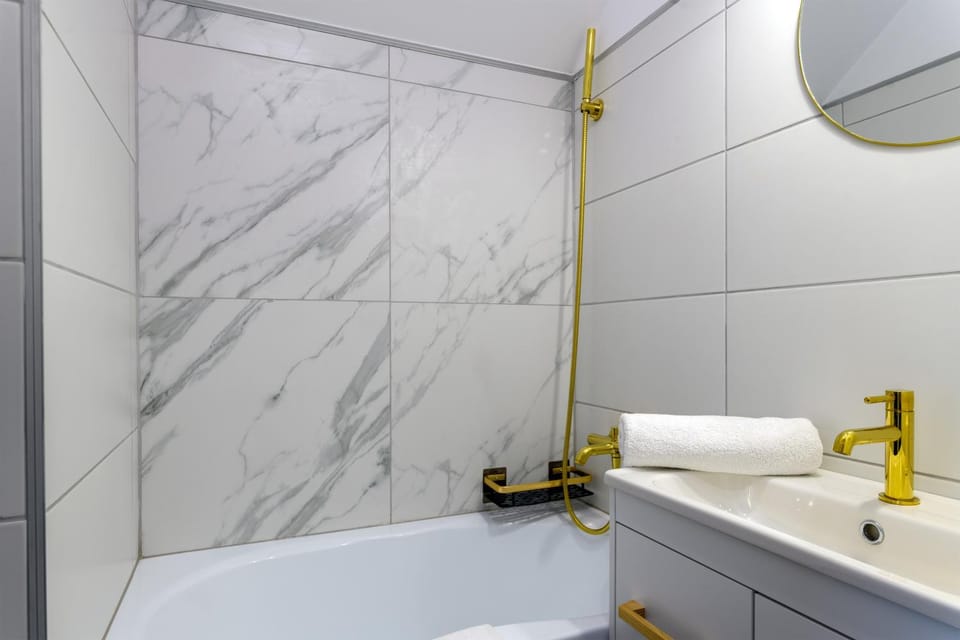 Bathroom, Bath