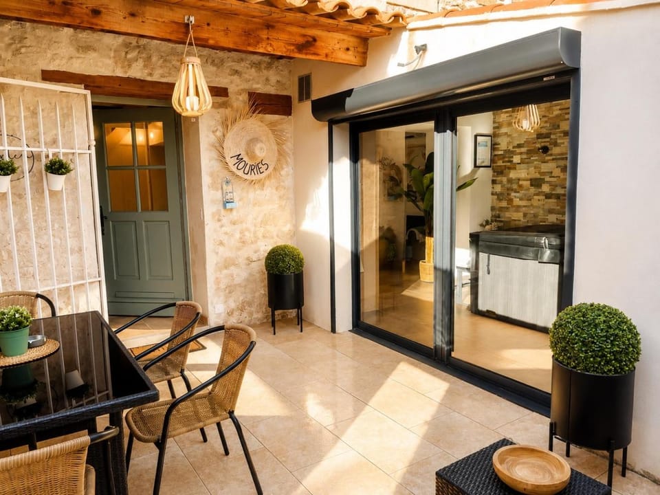 La Bohème Mouriès House in Arles