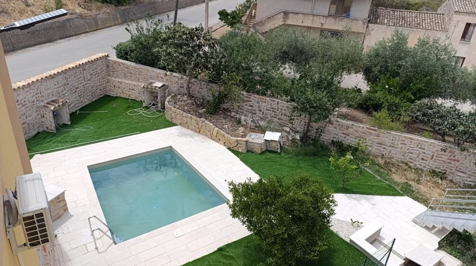 Garden, Garden view, Swimming pool, sunbed