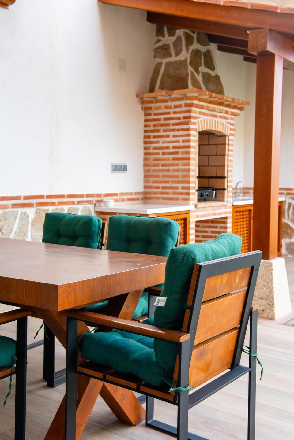 BBQ facilities, Dining area