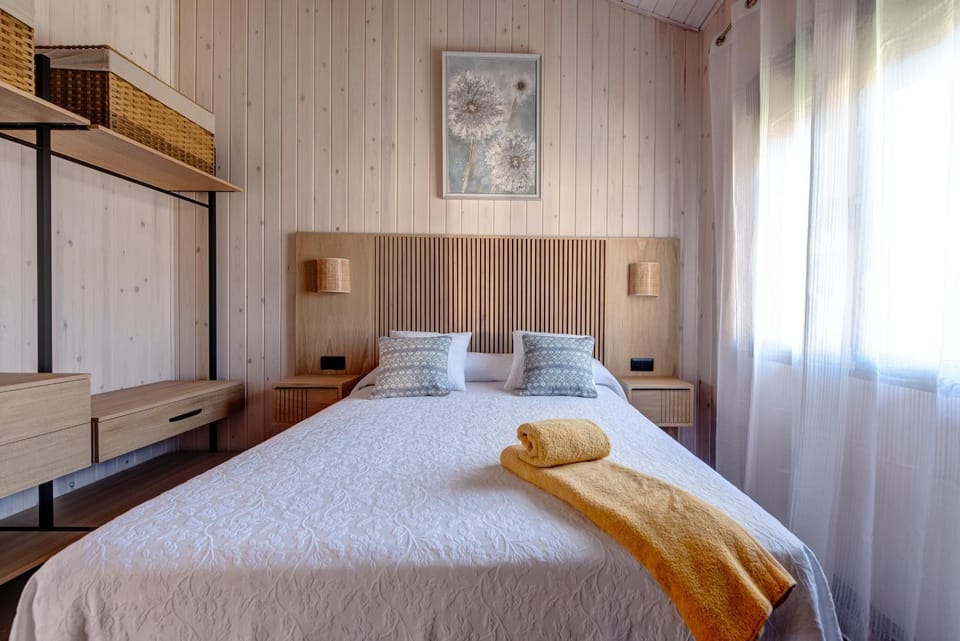 Bed, Bedroom