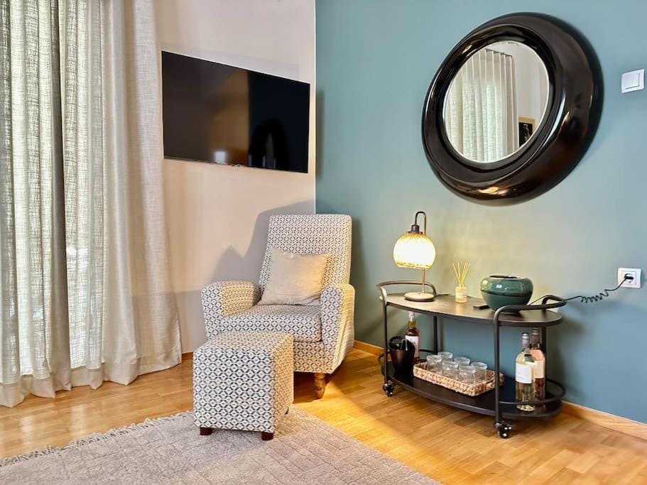 TV and multimedia, Living room, Seating area