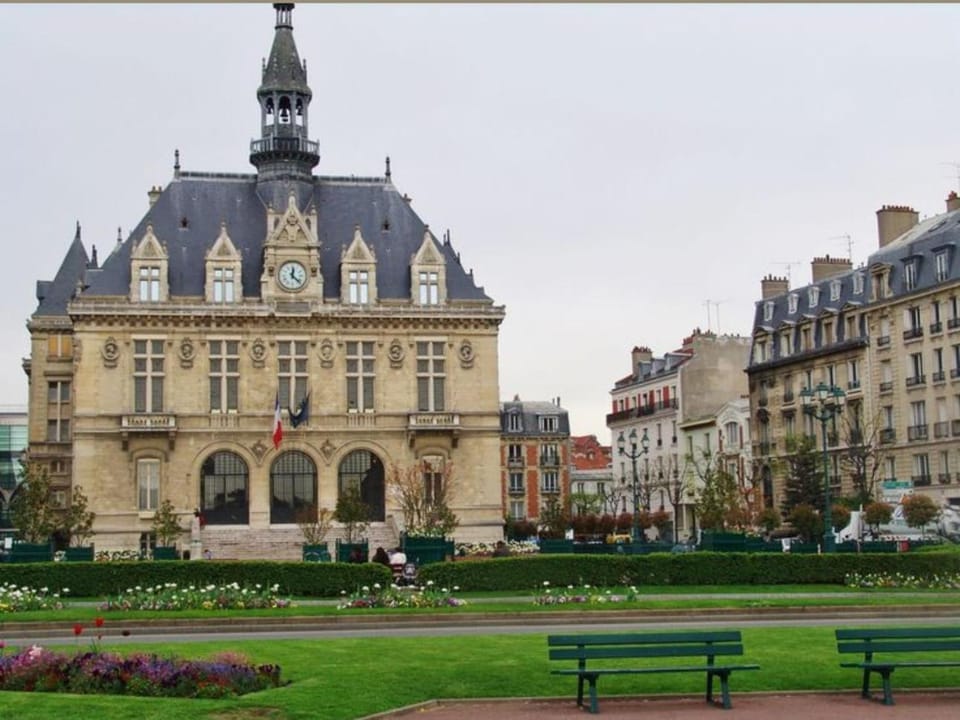Château de Vincennes Apartment in Vincennes