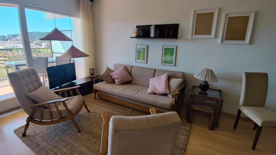 Communal lounge/ TV room, TV and multimedia, Living room