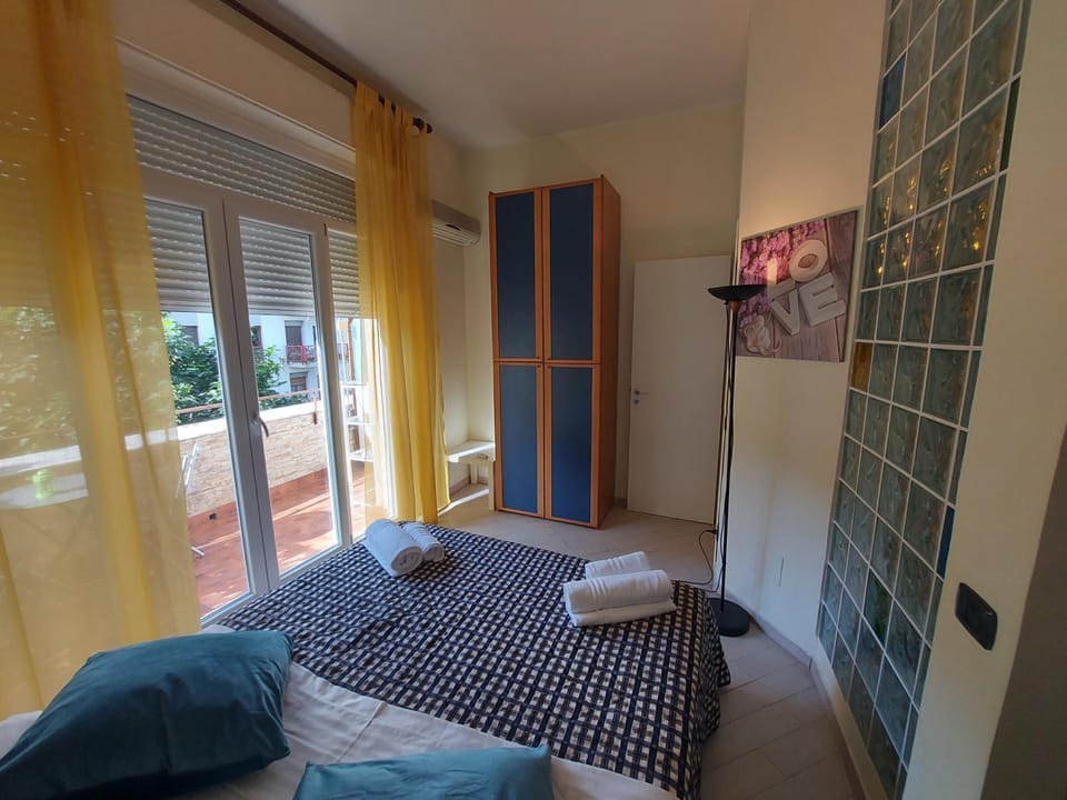 Bed, Photo of the whole room, Bedroom, wardrobe