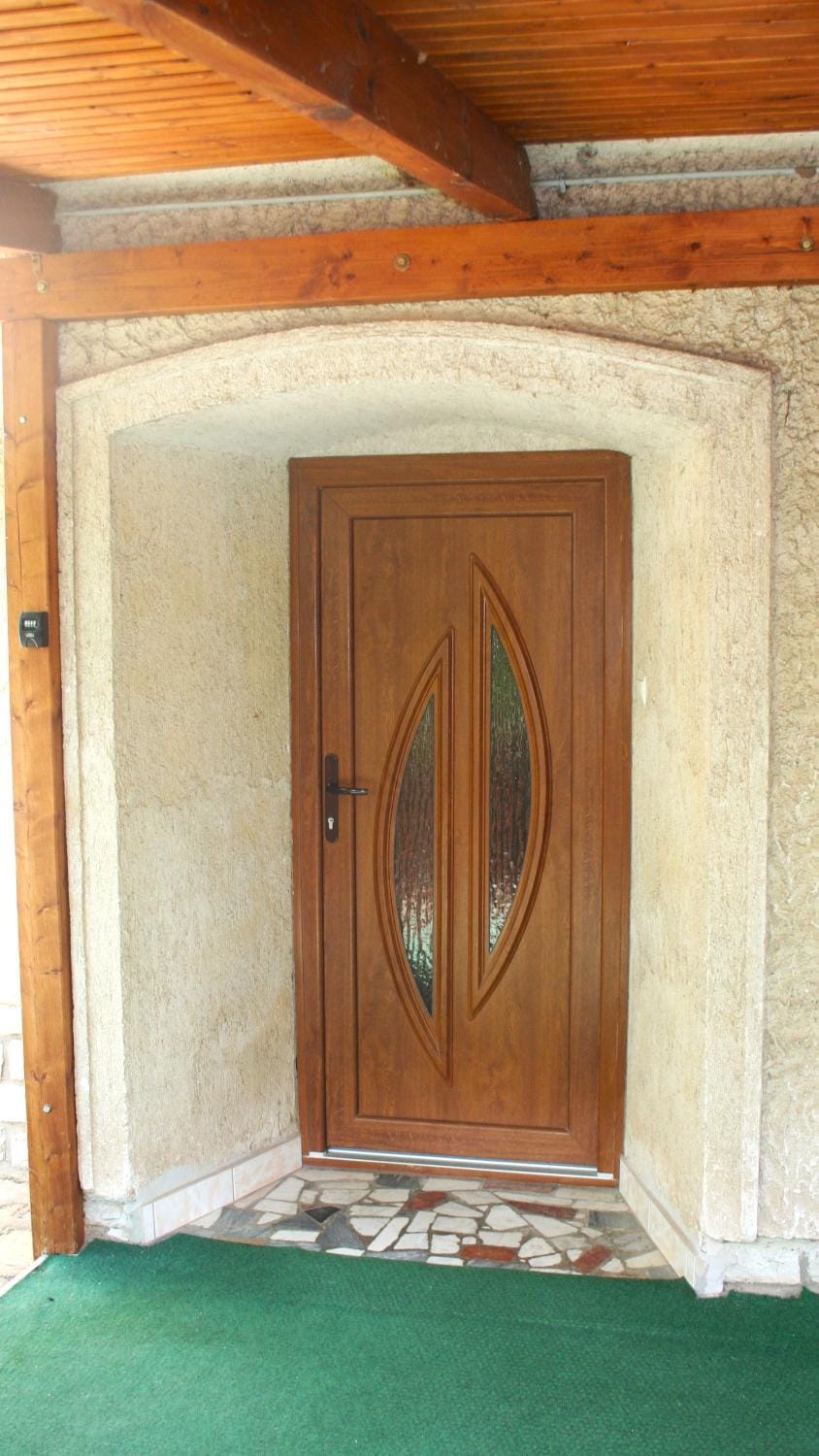 Facade/entrance