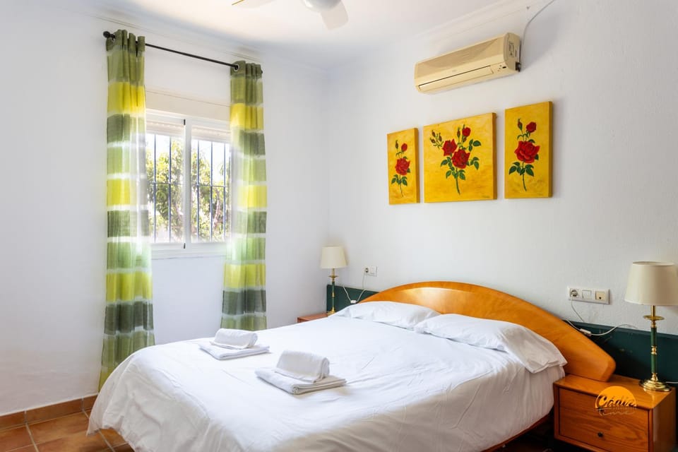 Bed, Photo of the whole room, Bedroom, towels, air conditioner