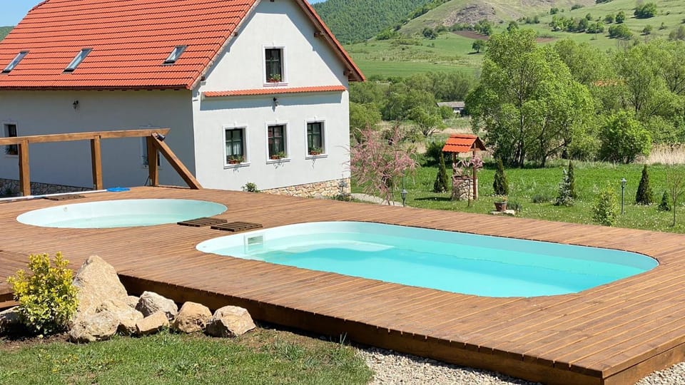 Property building, Spring, Day, Natural landscape, Garden, Pool view, Swimming pool