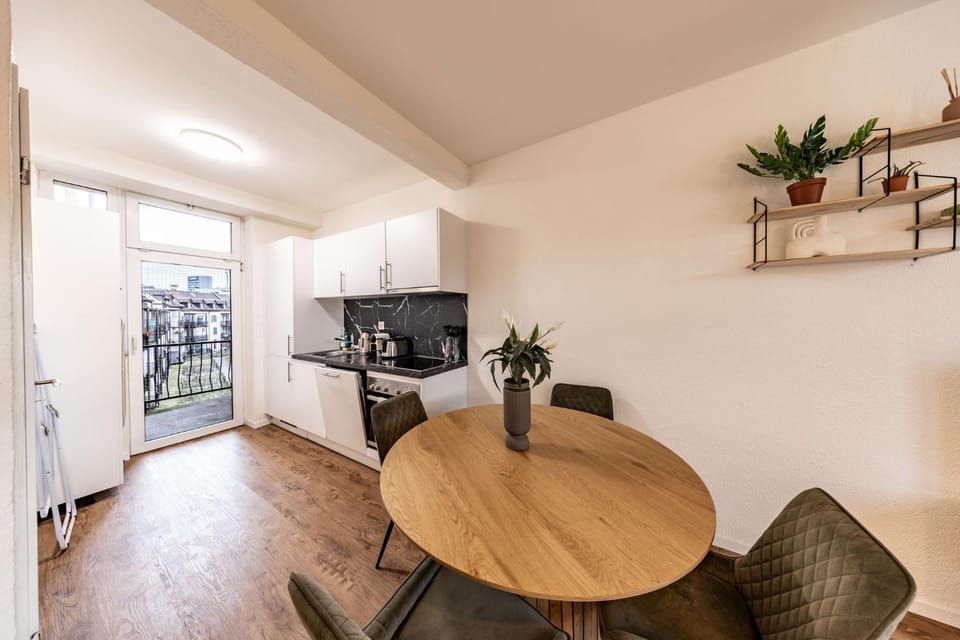 Kitchen or kitchenette, Seating area, Dining area, kitchen, kitchen