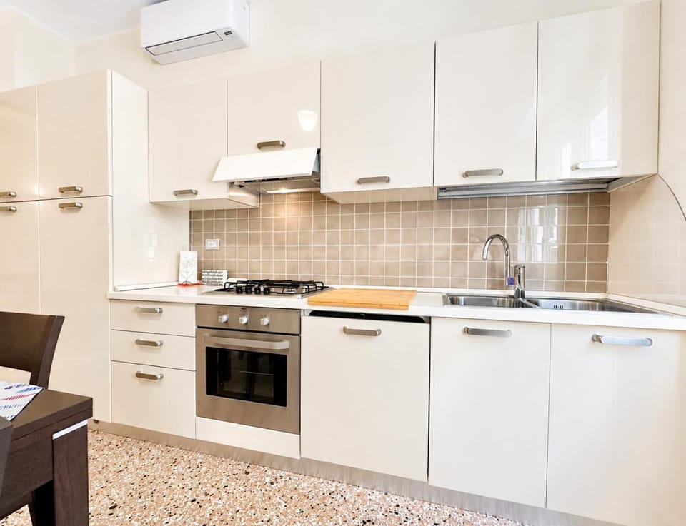 Hostdomus - Piamare Apartment in Finale Ligure
