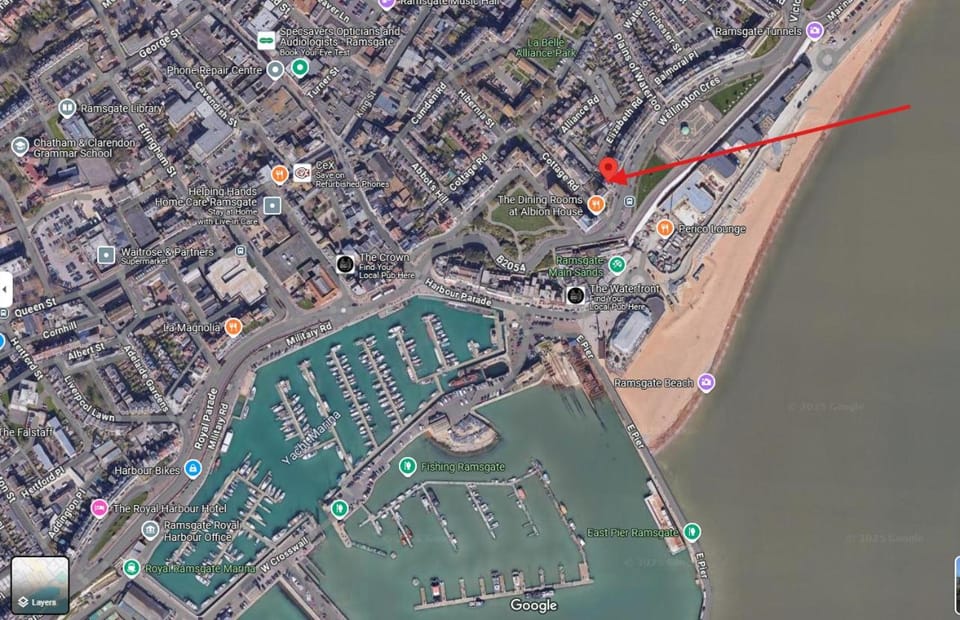 Seafront Regency Townhouse - Balcony Sea Views House in Ramsgate