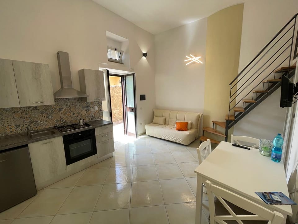Seating area, kitchen