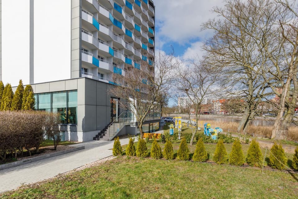 Property building, Spring, Off site, Day, Natural landscape