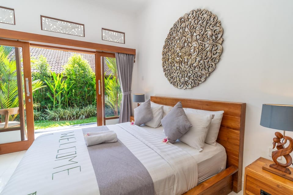 Bed, Photo of the whole room, Bedroom