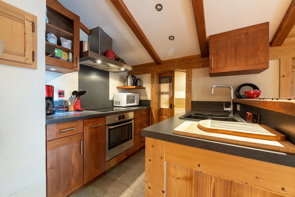 Kitchen or kitchenette, Living room