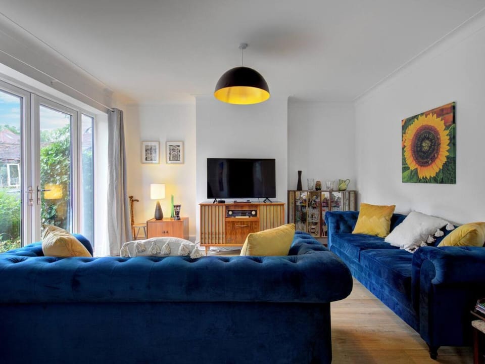 TV and multimedia, Living room, Other, Seating area, Evening entertainment