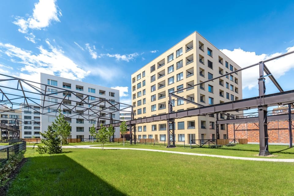 Property building, Day
