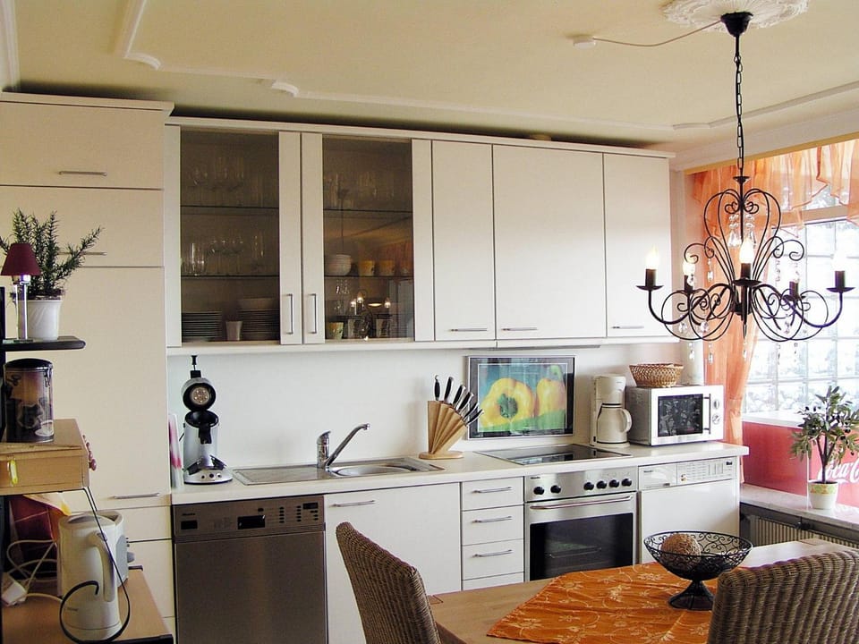 Property building, Kitchen or kitchenette, Living room