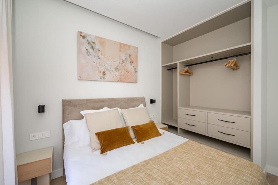 Bed, Photo of the whole room, Bedroom, wardrobe