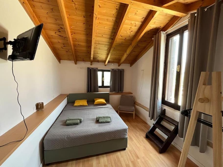 Vrysses Lodge Michael Stelianos Chalet in Crete