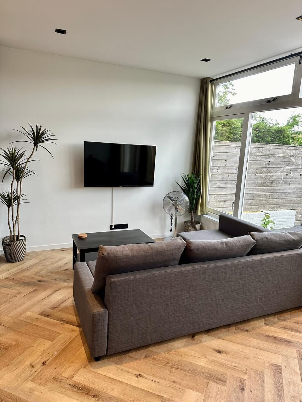 TV and multimedia, Living room, Seating area