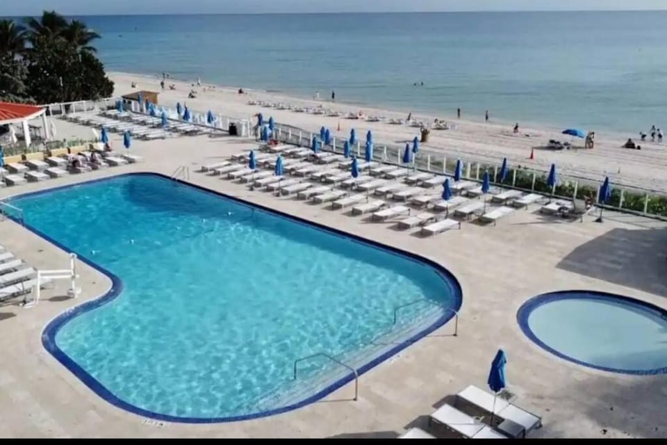 Enjoy the beauty of Sunny Isles Apartment in Sunny Isles Beach