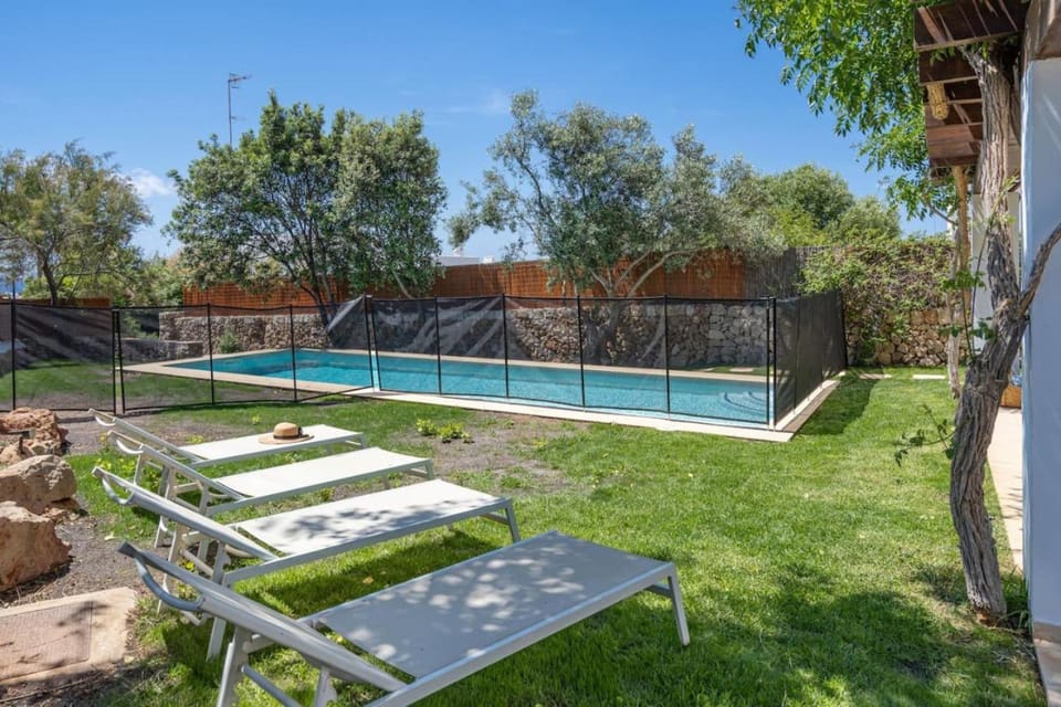 Garden, Pool view, Swimming pool, sunbed