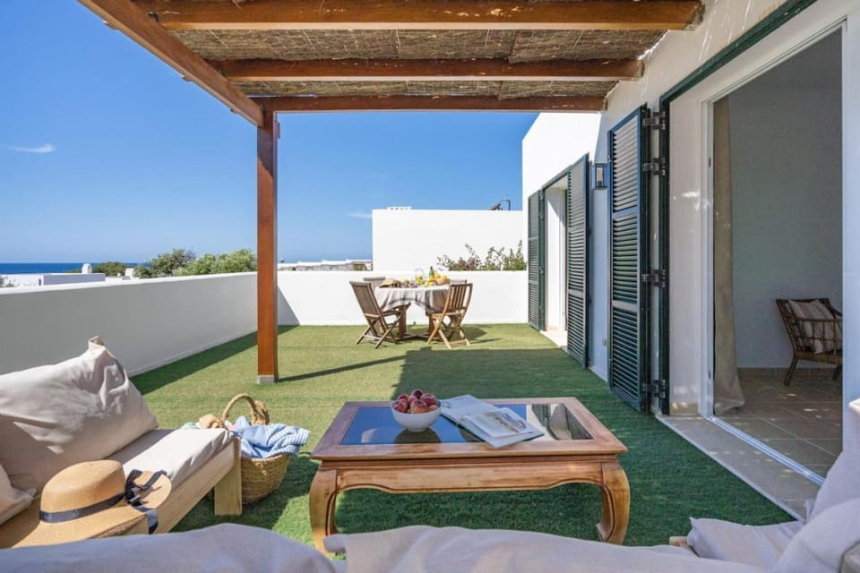 Balcony/Terrace, Seating area, Dining area, Sea view