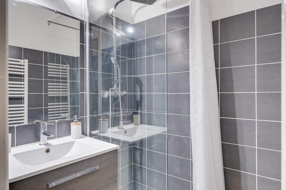 Shower, Bathroom