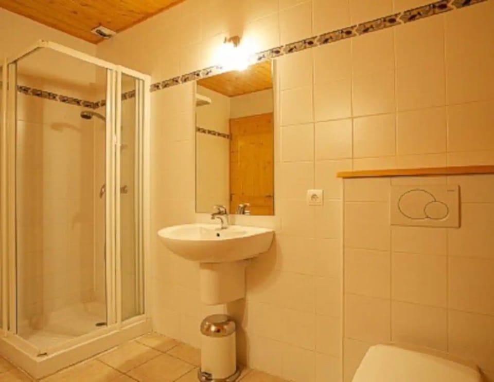 Bathroom, Living room