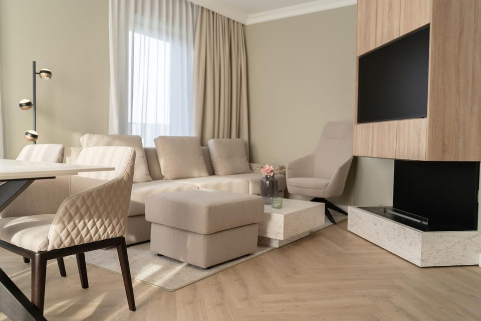 Living room, fireplace