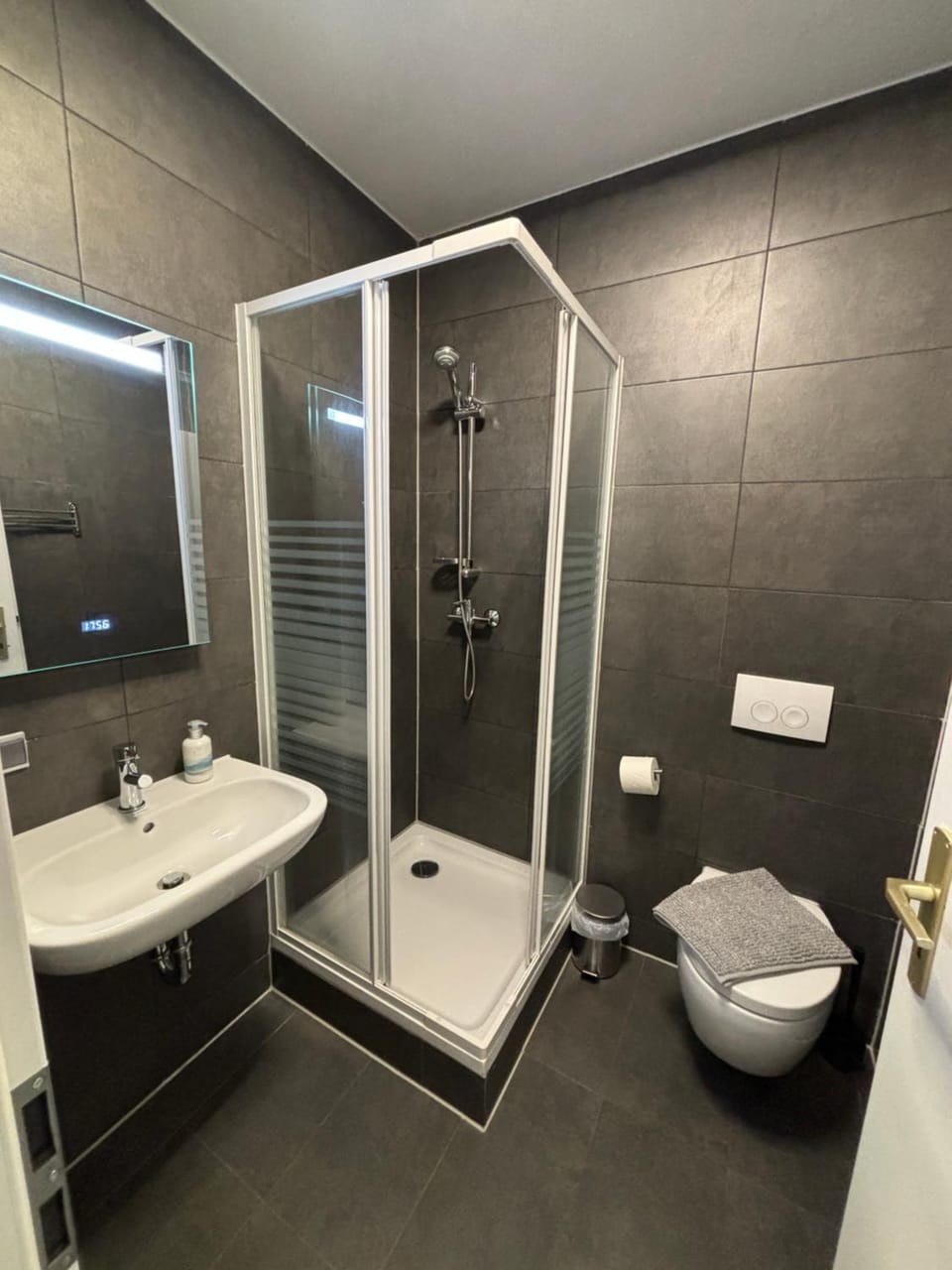 Harmony - 4 Schlafzimmer 2 Bäder Ganzes Apartement Apartment in Thuringia, Germany