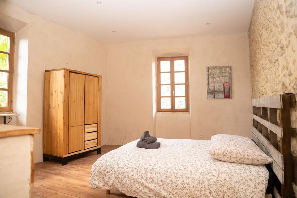 Bed, Photo of the whole room, Bedroom, towels, wardrobe