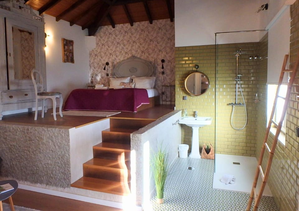 Bed, Bathroom, Bedroom, towels