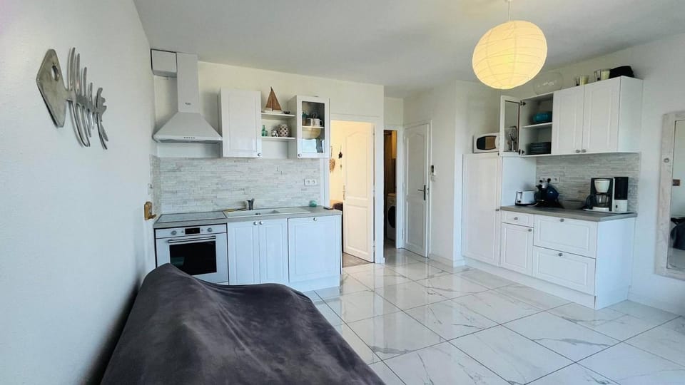 Kitchen or kitchenette, Living room, Dining area