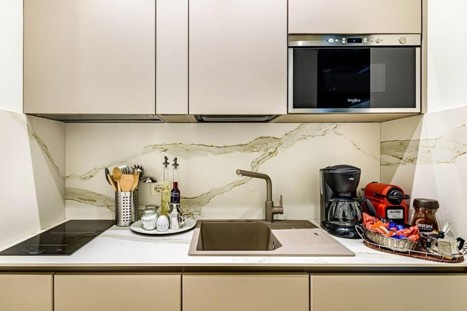 Riboty 10 Suites Apartment in Rome