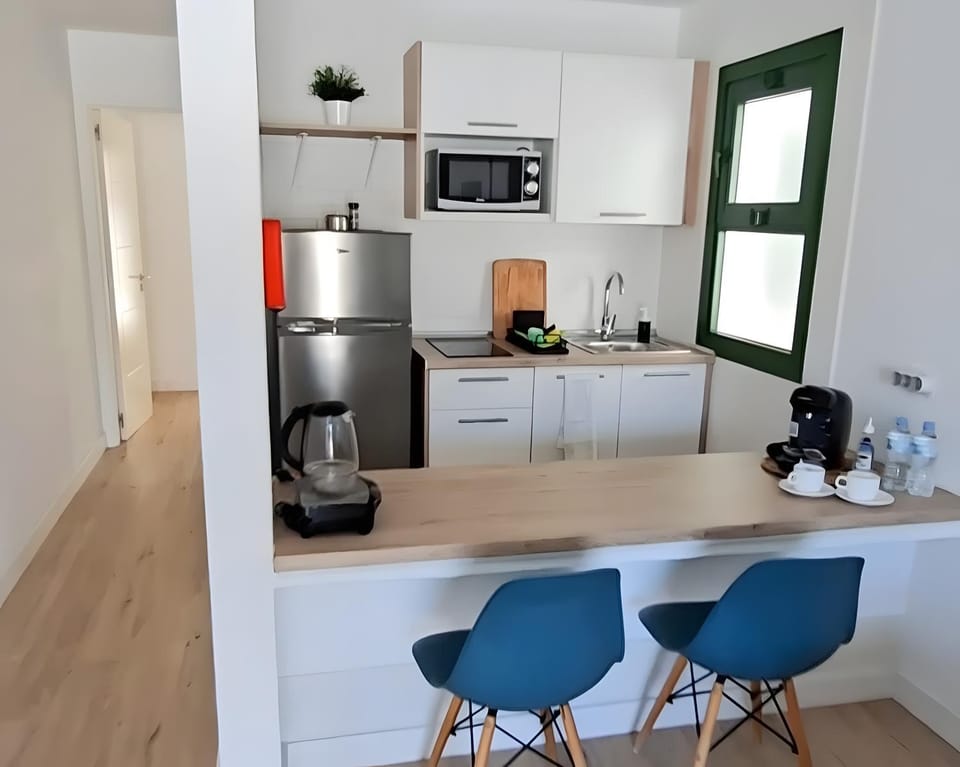 Kitchen or kitchenette, Living room